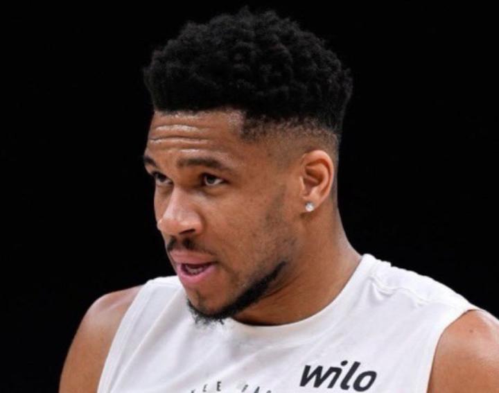  字母哥坚持赛季出战；雄鹿管理层建议养伤引热议。 体育新闻