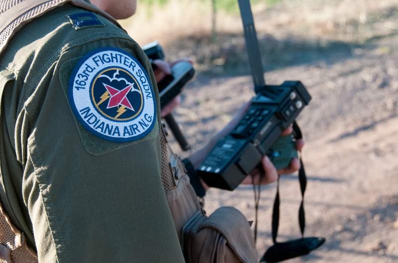  技术解码：F-15E飞行员48小时生还背后的美军装备体系 新闻