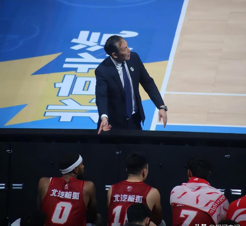  CBA外援更衣室危机深度复盘：斯佩尔曼事件折射的职业化困境与体系重建 体育新闻