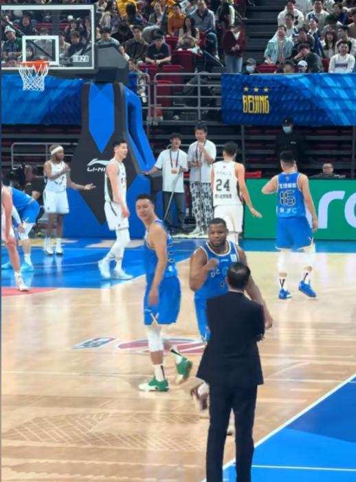  CBA外援更衣室危机深度复盘：斯佩尔曼事件折射的职业化困境与体系重建 体育新闻