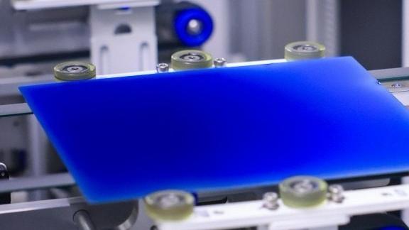  【深度复盘】从补贴依赖到市场化突围：一位从业者的光伏行业十年剧变亲历记 股票财经