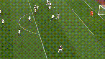  那一夜的维拉公园球场，整个英格兰都在沸腾！ 体育新闻