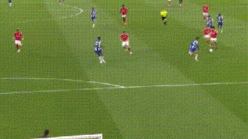  那一夜的维拉公园球场，整个英格兰都在沸腾！ 体育新闻